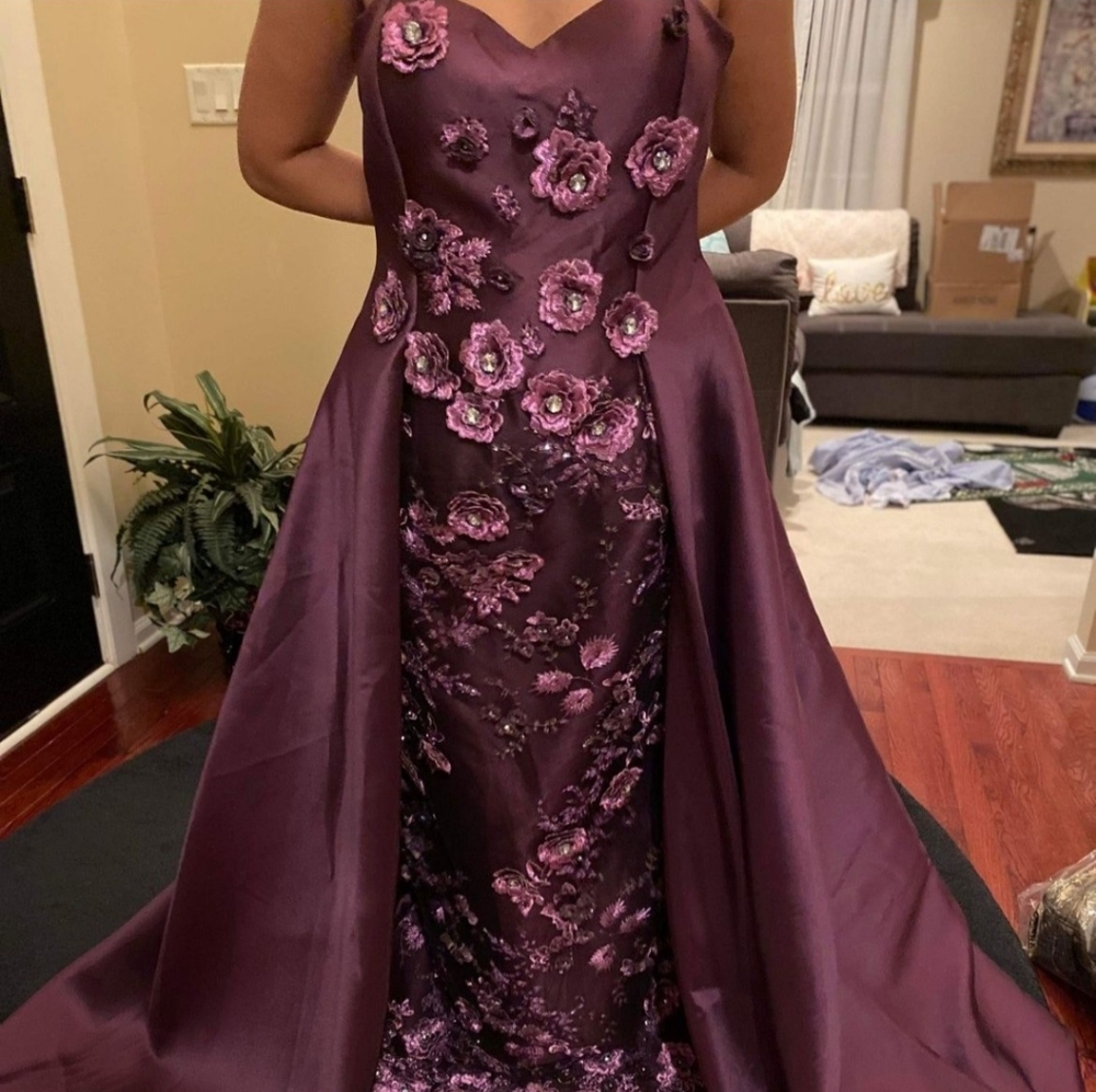 Mystical Size 16 Evening Strapless Floral Purple Dress With Train